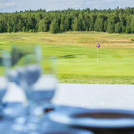 Modry Golf فندق تشوسزشنو