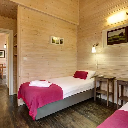 Modry Golf فندق تشوسزشنو